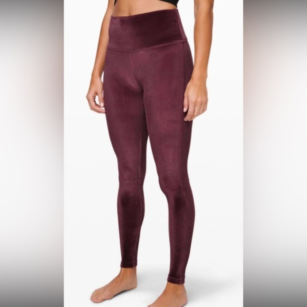 Lululemon athletica Wunder Lounge HR Tight Velour size 4 28”